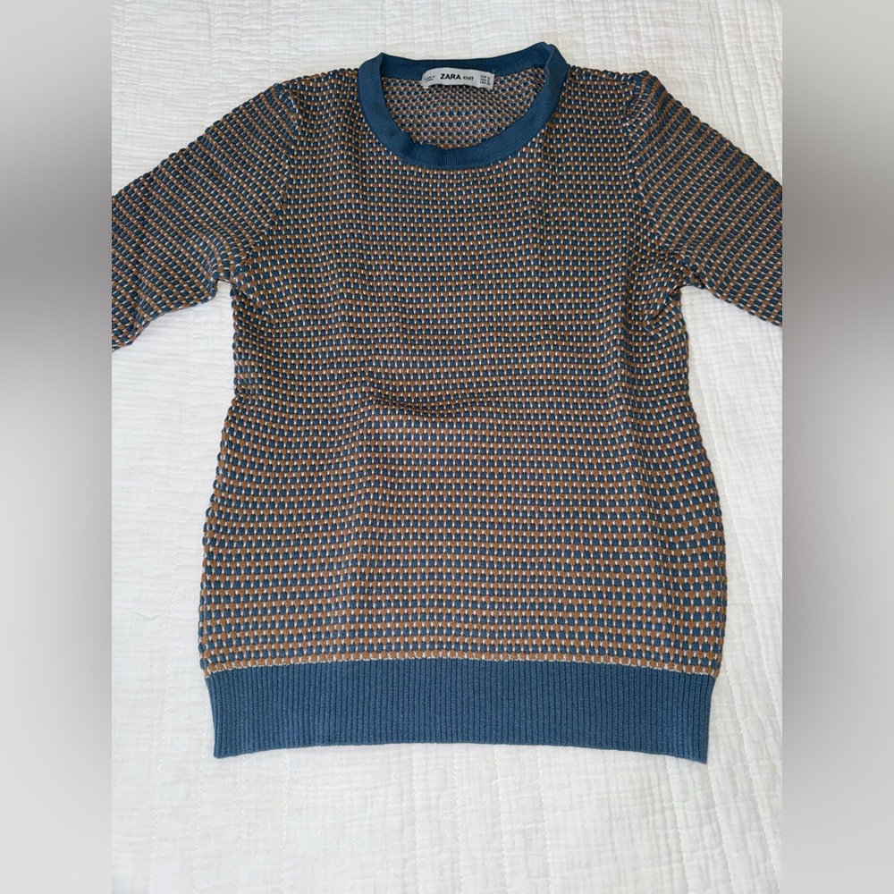 Zara Women’s Blue and Tan Lightweight Knit Sweater
Size S   Worn Once